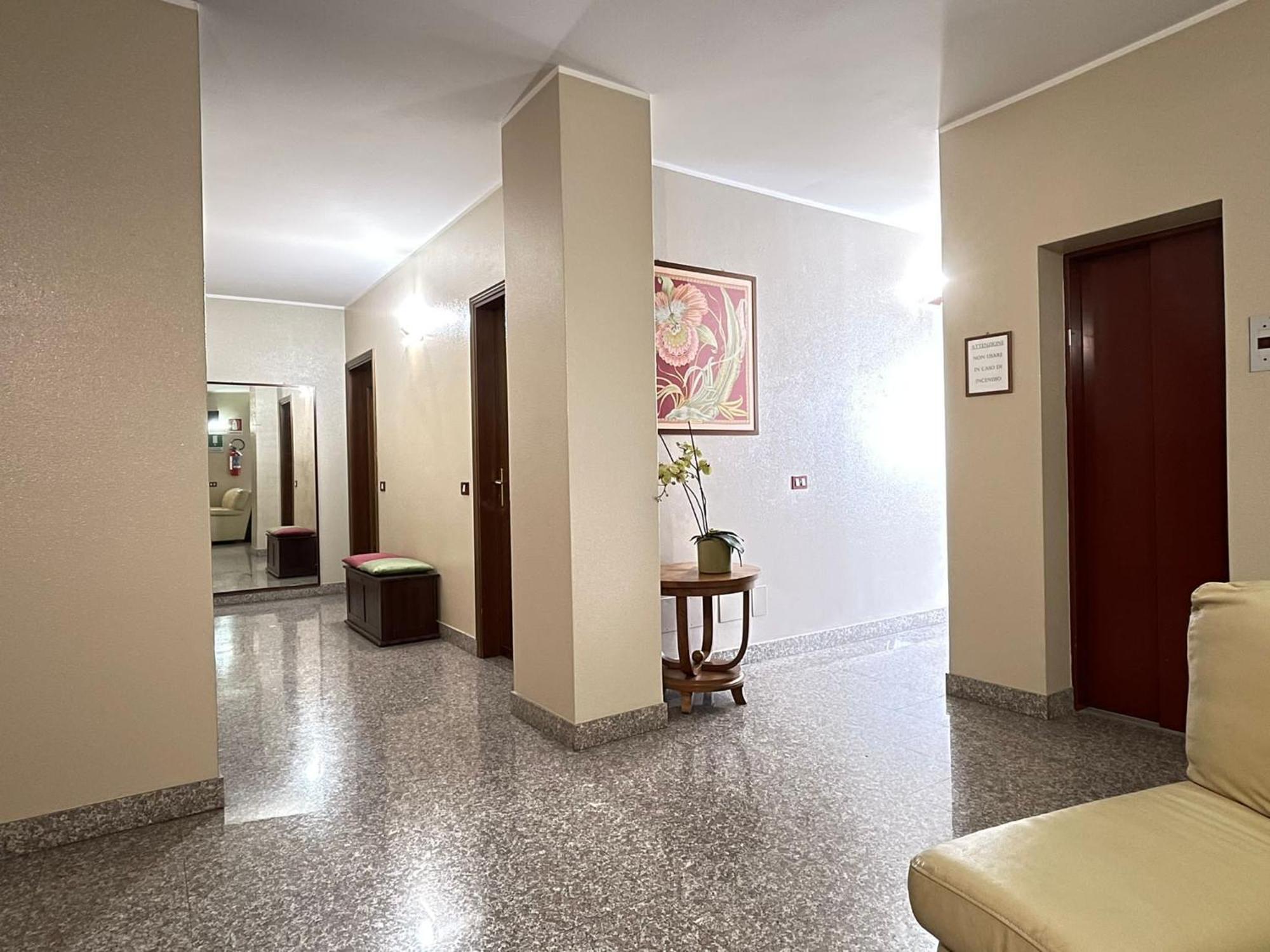 Hotel Ristorante Centrale Vestone Exteriör bild