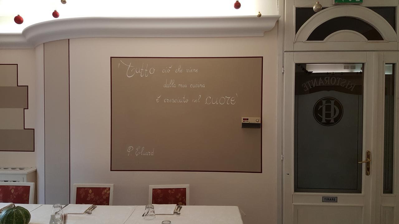Hotel Ristorante Centrale Vestone Exteriör bild