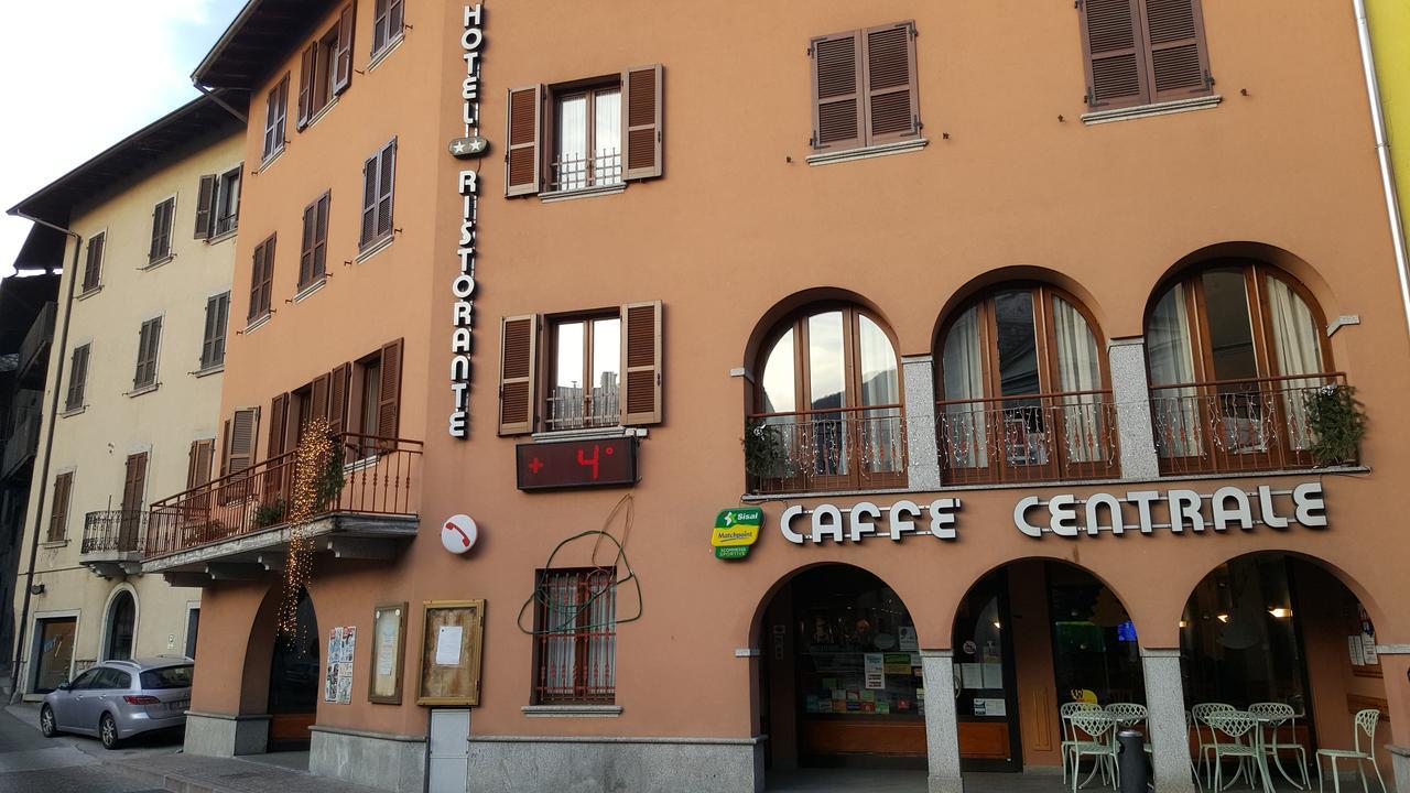 Hotel Ristorante Centrale Vestone Exteriör bild