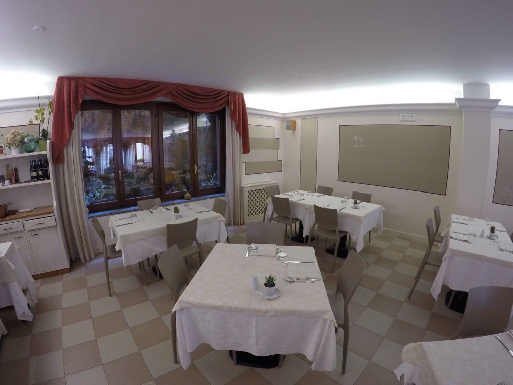 Hotel Ristorante Centrale Vestone Exteriör bild